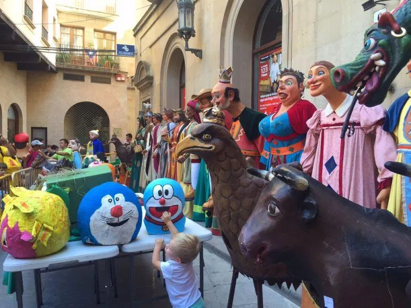 Neix una colla gegantera d'infants i joves que amenitza les festes de barri de Solsona