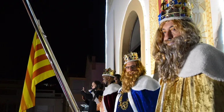 La cavalcada dels Reis de l'Orient posen punt i final a unes festes molt lluïdes amb l'esperança de tenir un bon 2019