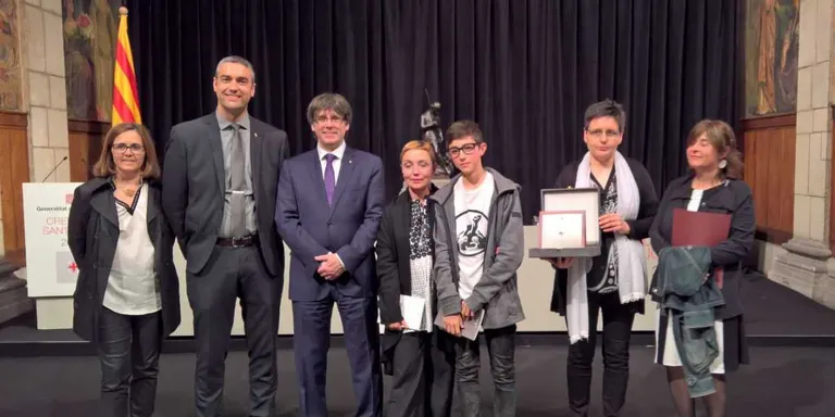 Maria Guinovart recull la Creu de Sant Jordi per la Fundació Espai Guinovart