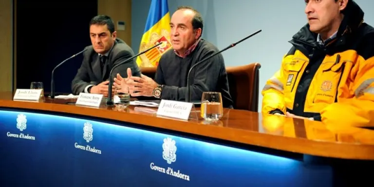 El temporal de vent i neu obliga a tancar la CG2 a partir de Soldeu