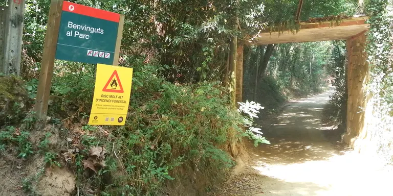 Arenys de Munt suspèn l'accés a les zones boscoses del municipi davant l'elevat risc d'incendi forestal d'aquests dies