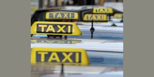 El sector del taxi a Arenys de Mar se suma a la vaga convocada avui