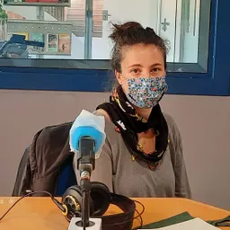 Entrevistes de la Justa del 4/5/2021 — Entrevista a Mercè Salom sobre el seu primer poemari “No, gràcies, faig tard” (Ràdio Desvern, 4 maig 2021) - episode art