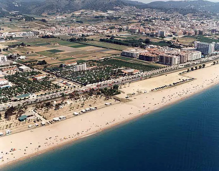 Properament s'obrirà el pas a la Platja de la Riera, afectada pels darrers temporals