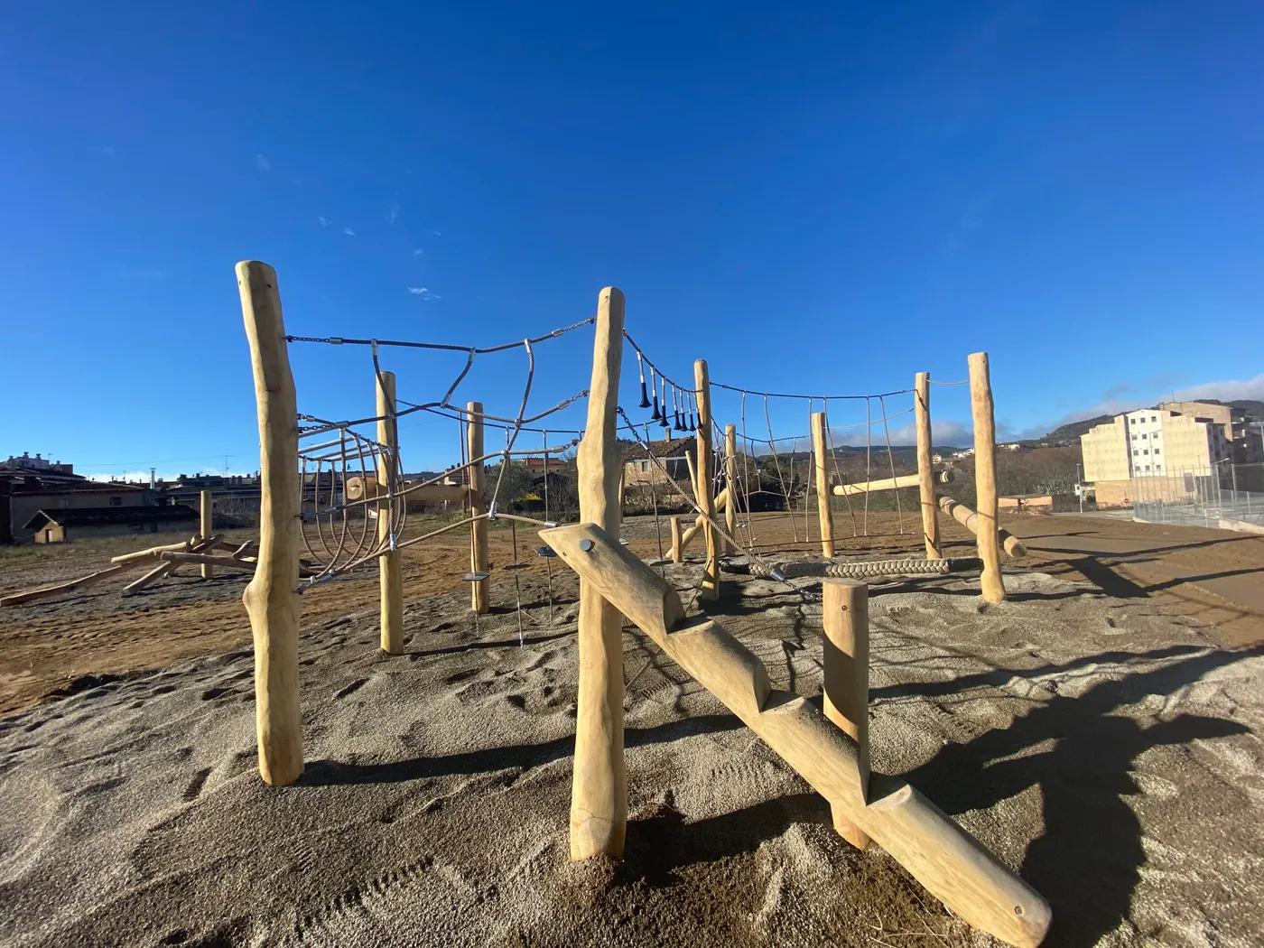Solsona estrena un parc infantil a tocar de l'escola El Vinyet