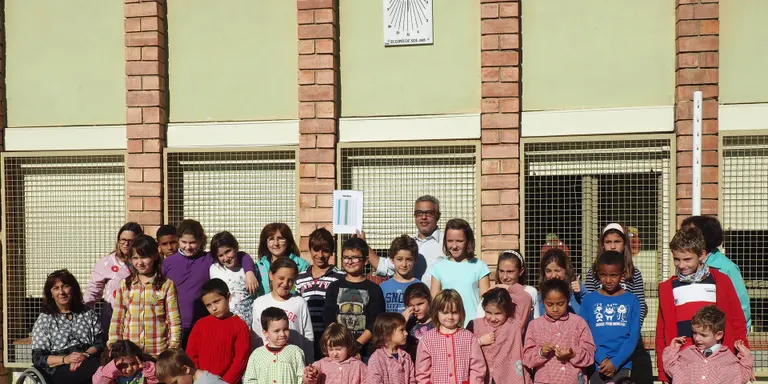 L'Escola de Castellciutat estrena un rellotge de sol