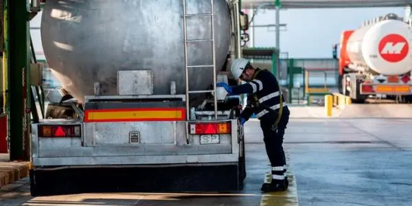 Les empreses químiques volen construir magatzems geològics subterranis de CO2 a Tarragona