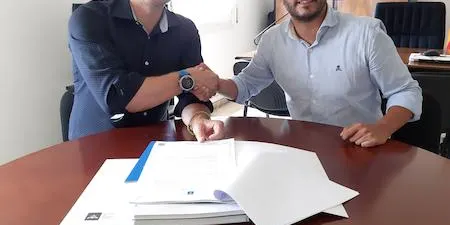 Josep Triadó fa el traspàs dels temes comarcals al nou president del CCM, Damià del Clot