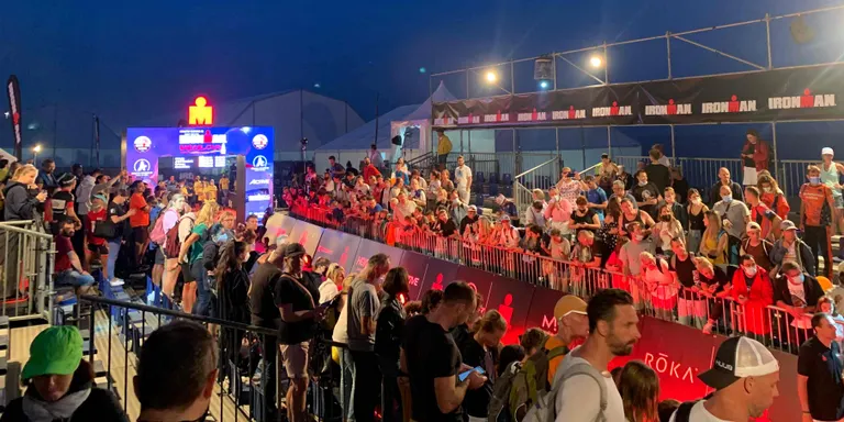 Grans marques personals a l'IRONMAN en una edició de la prova marcada per la mala mar