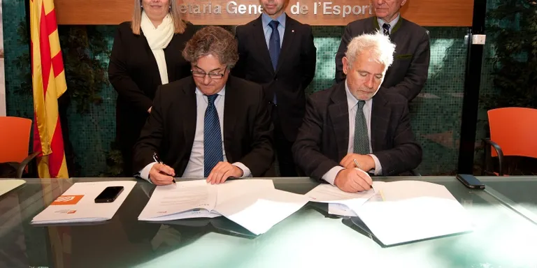 La FCEH oficialitza la col·laboració amb Ferrocarrils de la Generalitat