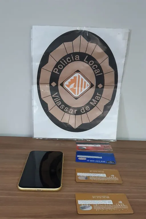 Detingut per un presumpte furt d’un telèfon mòbil