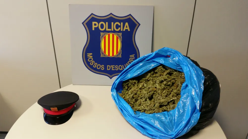 Els Mossos d'Esquadra detenen dos homes a Santa Susanna per tràfic de drogues