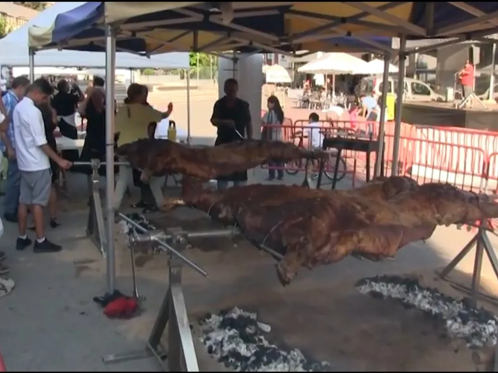 VÍDEO: El Mercat ofereix "la seva vedella" per Festa Major