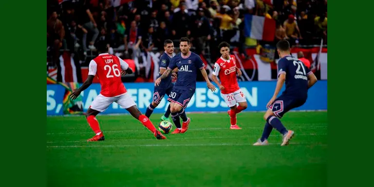 Messi debuta amb el PSG a la segona part de Reims