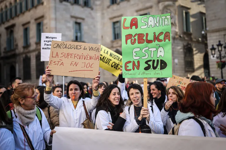 Salut xifra en un 27,3% el seguiment de la vaga de metges en el torn de matí mentre que MC ho eleva fins al 70%