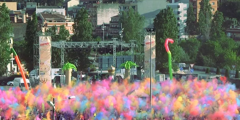 Ja es poden anar a buscar les pols de colors del Holi Dolly
