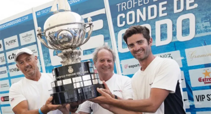 El Rats on Fire va tornar a aixecar la copa de campió del trofeu