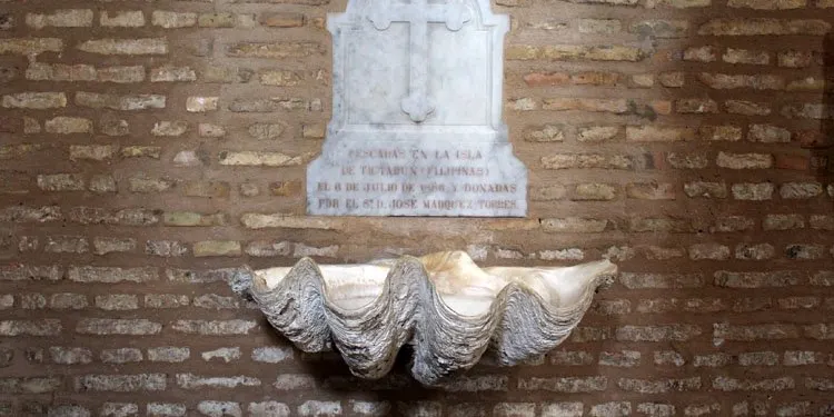 La historia de las pilas de agua bendita de la parroquia de Santiago en COPE Utrera (98.1 FM)
