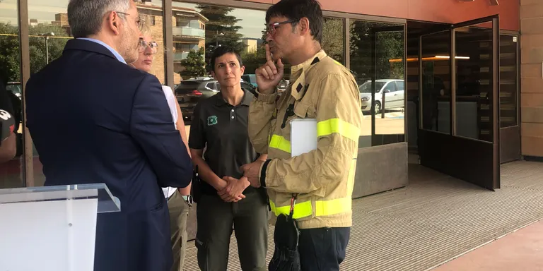 Els Bombers són optimistes i esperen estabilitzar l'incendi de Castell d'Aro al vespre