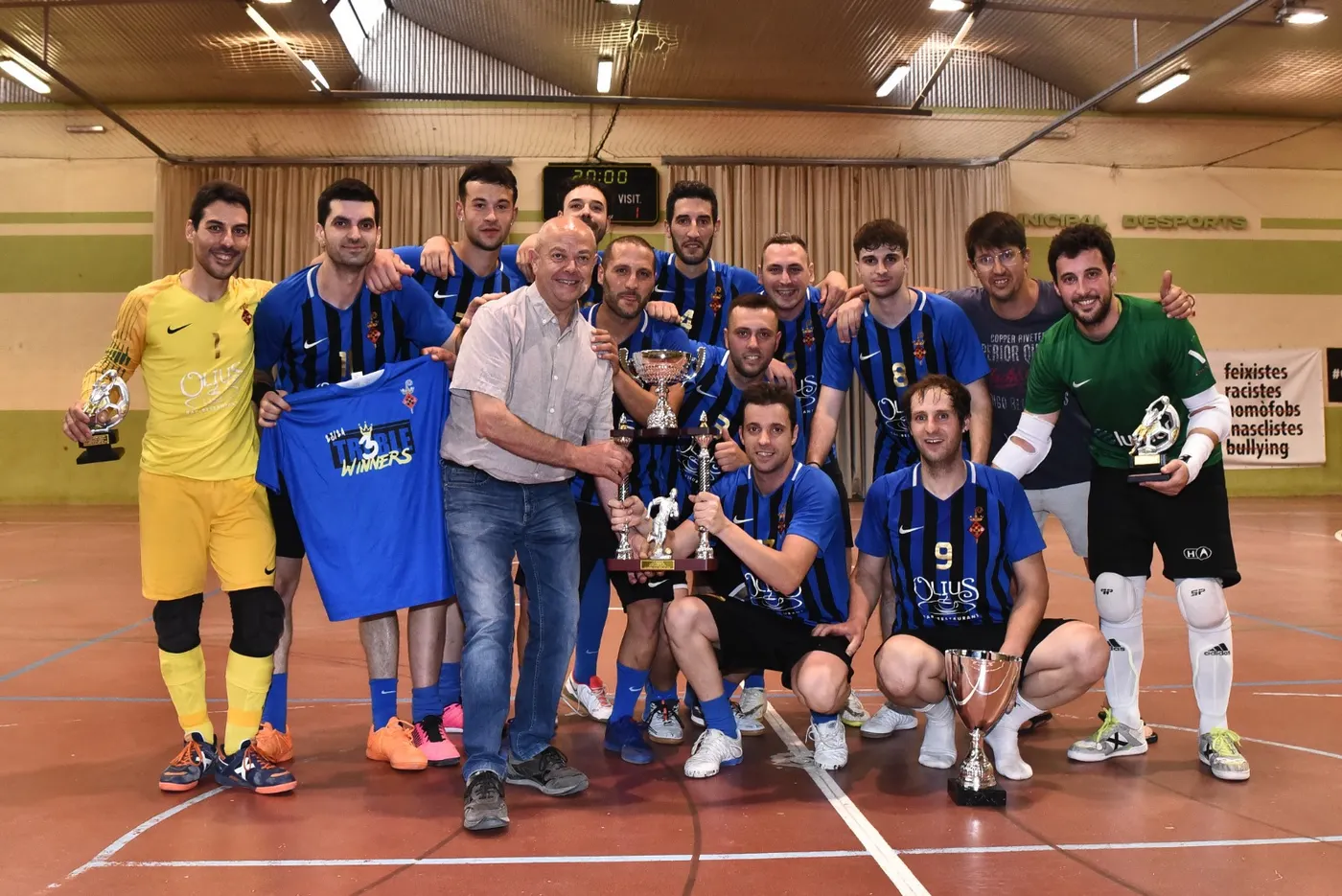 Triplet de L'Olius-Atlètic Pi a la Comarcal en proclamar-se Campió de les 12 Hores, la Lliga i la Supercopa Comarcal