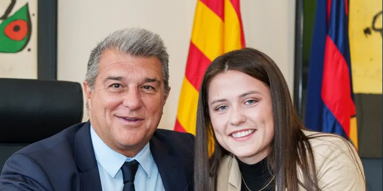 Clàudia Pina renova amb el Barça fins al 2026