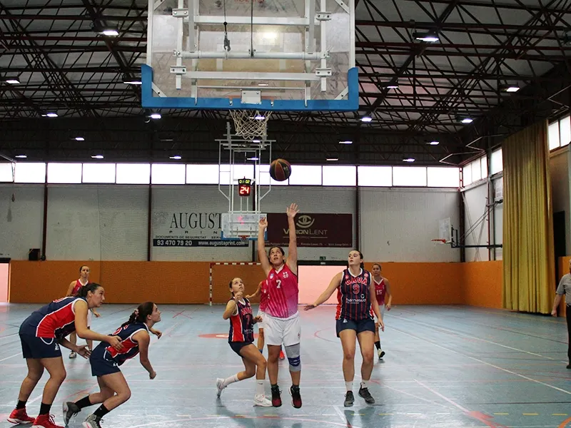 Una de les cistelles de la jugadora Lecha en la cita a Gavà