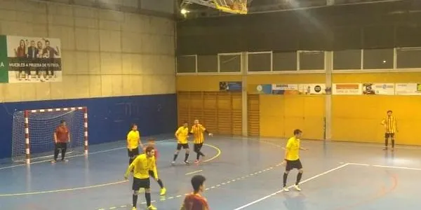 La Pobla de Montornès encaixa una golejada a la pista de la Sénia (11-6)