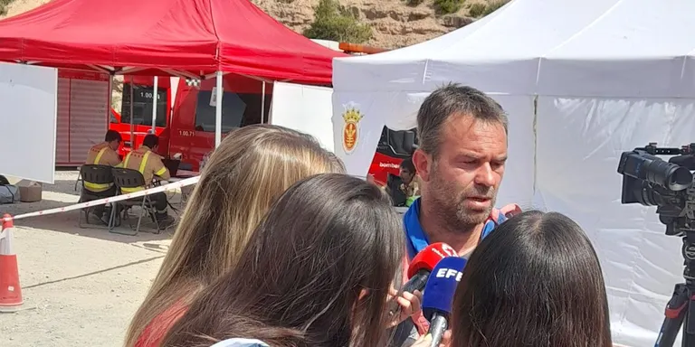 INCENDIS SOLSONÈS 17J 12h: L'incendi de Lladurs està encerclat però amb un perímetre molt inestable