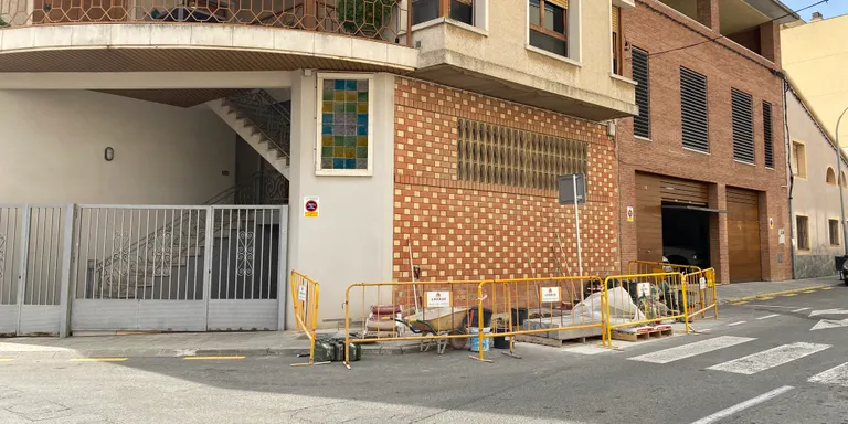 El projecte d'arranjar les voreres, a la meitat