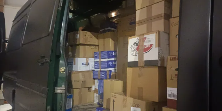 La BlueForce de CopLand envia cap a Ucraïna 40 tones d'aliments i productes sanitaris, dels quals 2.500kg s'han recollit aquí a Arenys de Munt