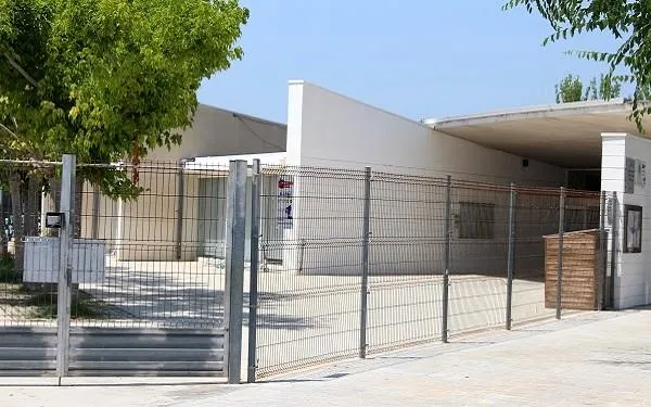 Ensenyament signa l'acord amb els sindicats que preveu més de 5.500 dotacions docents per al curs vinent