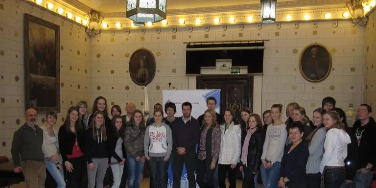 Alumnes holandesos d'intercanvi amb l'Institut Joan Brudieu visiten l'Ajuntament de la Seu