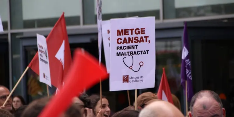 Els metges comencen una vaga indefinida
