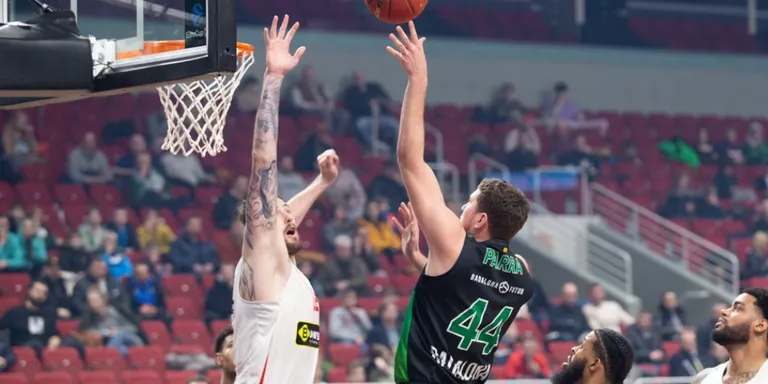 La derrota de la Penya a la pista del Prometey deixa escapar el lideratge