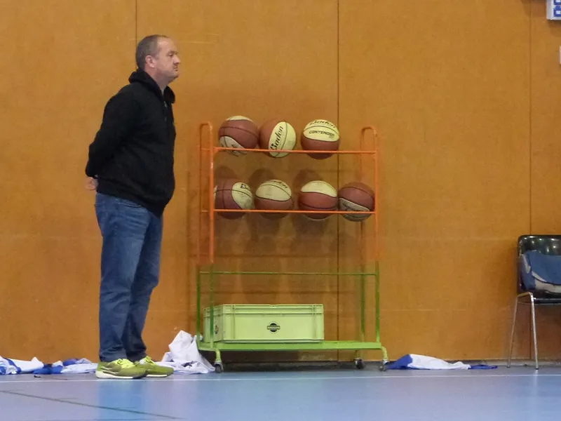 L'entrenador del CEB femení, Sisco Poy, en una imatge d'arxiu