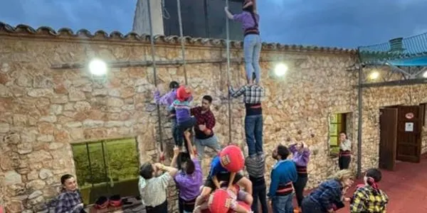 Els Castellers d’Altafulla participen en un estudi sobre la incidència del canvi climàtic en la seva activitat