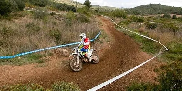 Prop de 150 pilots participen al V Enduro de Salomó, una prova puntuable pel Campionat de Catalunya
