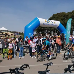 Sortida de la Volta a Catalunya des d'Altafulla - episode art