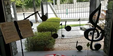Perruqueria Heura de la Seu d'Urgell guanya el premi 'online' del Concurs d'Aparadors del FeMAP