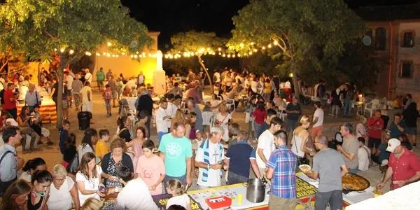Els concerts de ‘Maria Vidal Trio’ i ‘Band the cool’ posen la cirereta al pastís a la XIX Fira Gastronòmica de les Cultures