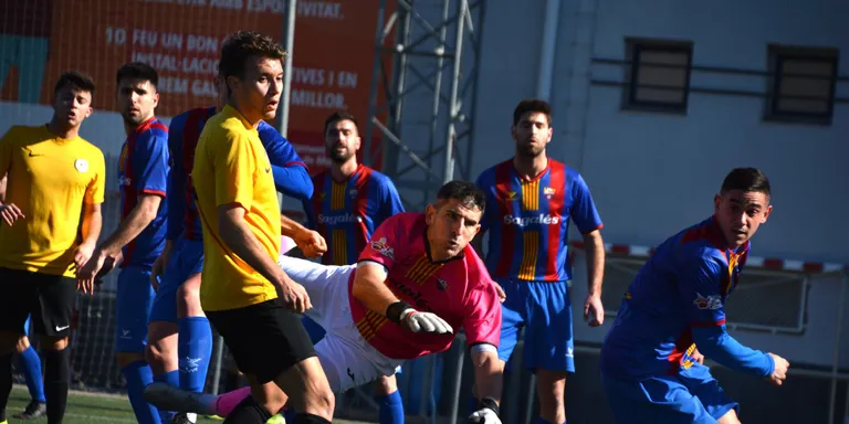 El CF Caldes guanya a Malgrat (1-3) i s'escapa a cinc punts en el liderat del grup 2 de Segona Catalana