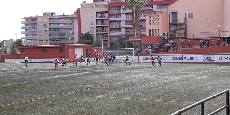 Un gol de Cesc Martínez salva la UE Valls d’una derrota contra el Peralada