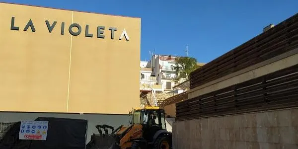 La Violeta pendent d'un informe de seguretat per poder obrir portes mentre es treballa en la nova sortida d'emergència