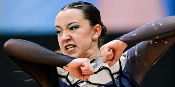 Lucia Camarillo es proclama campiona Júnior en la Copa d’Europa de patinatge artístic