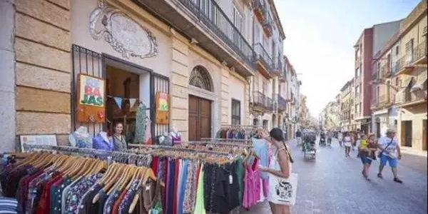 L’Ajuntament de Torredembarra inicia una diagnosi sobre l’ús del català als comerços i les entitats esportives de la vila