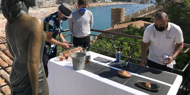Tossa dissenya el 'Flam Sinatra' i el vermut 'Pandora' per homanetjar els 70 anys del rodatge de la pel·lícula