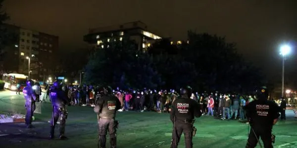 Centenars de persones protesten aquest dimecres a Tarragona contra l'empresonament del raper Pablo Hasél