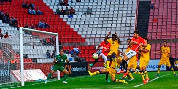 Derrota del Nàstic al Nou Estadi per 0 a 2 contra l’Alcorcón