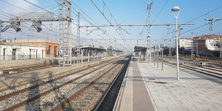 Renfe establirà 600 trajectes de bus al dia entre Tarragona i Sant Vicenç de Calders durant les obres del túnel de Roda