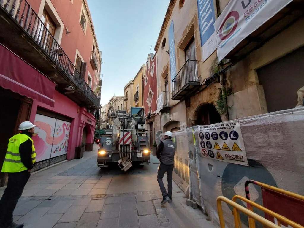 S’ajorna la instal·lació de la grua de Ca Padró